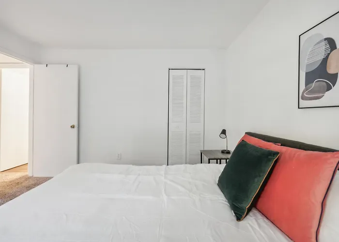 Northcliffe 1107 I Fully Furnished 2 Bedroom 2bth * Winston-Salem